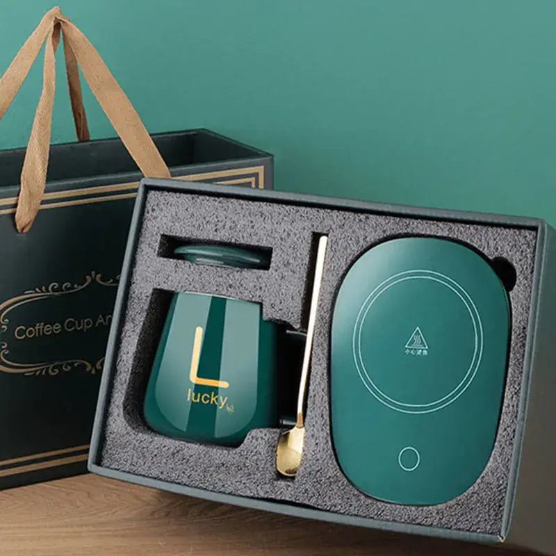 Close-up of the easy-to-clean, spill-proof heating plate of the cup warmer.