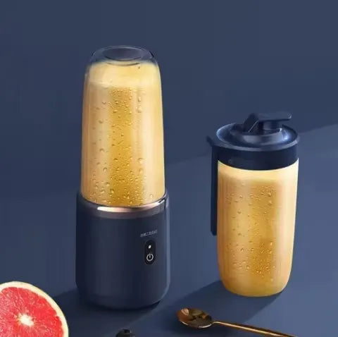 Travel cup included blender